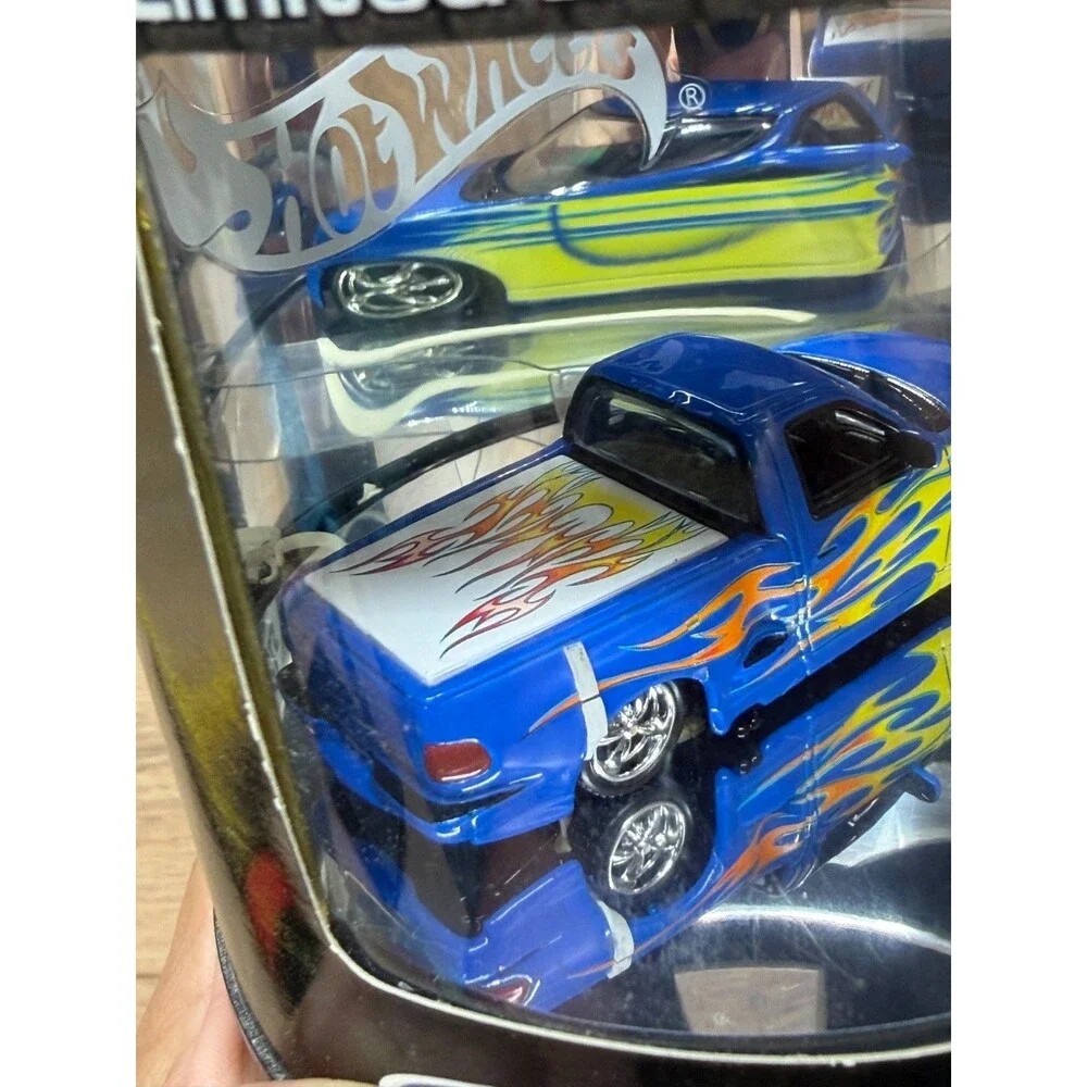 Hot Wheels Ford F-150 Lightning Pickup Oil Can Truck Series 1/15000 Blue 2003